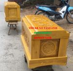 Tiểu quách gỗ vàng tâm /  Thiên dày 15 cm, địa dày 10 cm, thành  và đầu dày 10 cm.