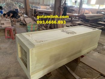 Quan tài bằng gỗ vàng tâm đẹp xuất sắc