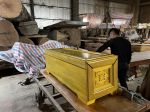 Tại Sao Gỗ Vàng Tâm Được Sử Dụng Để Đóng Quan Tài
