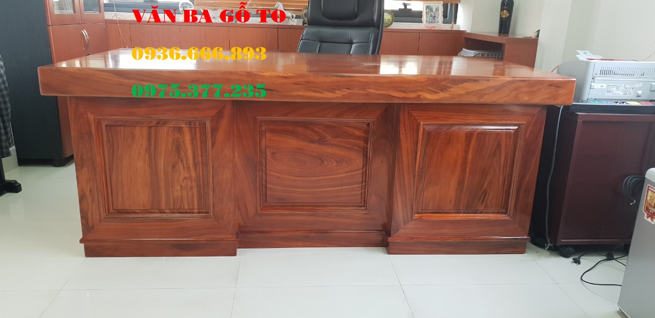 bàn giám đốc