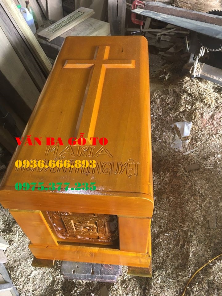 Quách gỗ vàng tâm