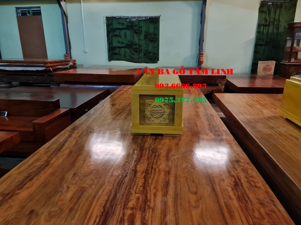Quan tài gỗ vàng tâm