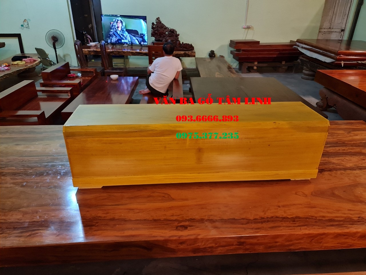 Quan tài gỗ vàng tâm