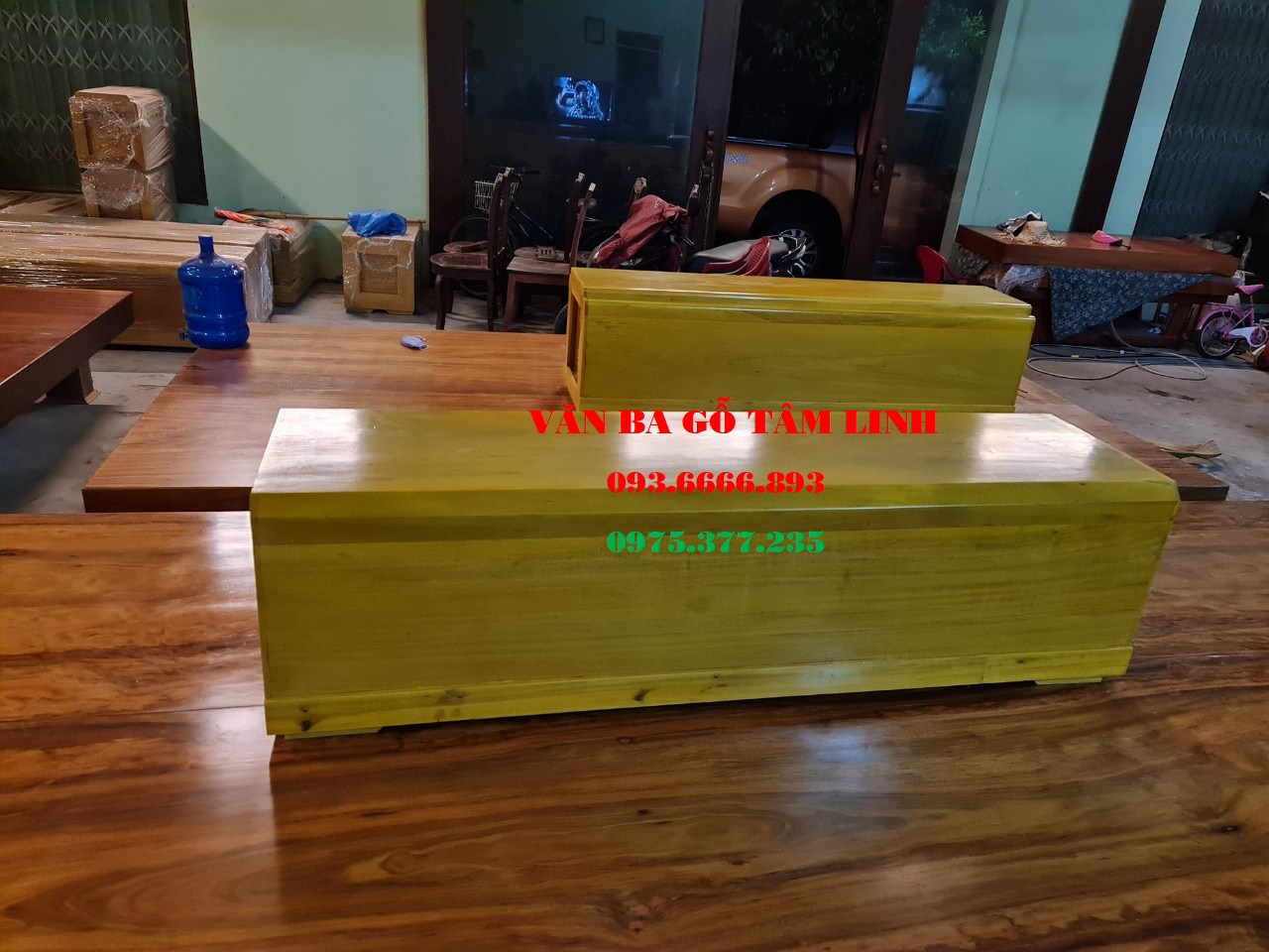 Quan tài gỗ vàng tâm