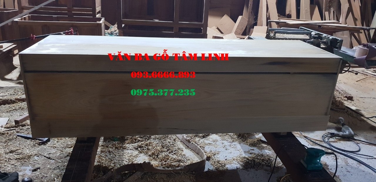 quan tài gỗ vàng tâm